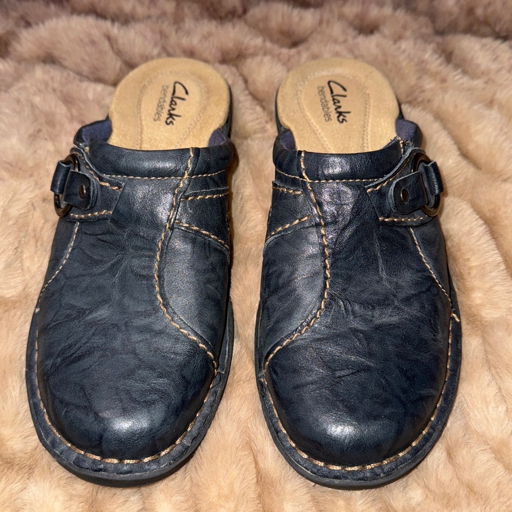 Women’s Clarks bendables, mules, clogs, shoes , sz 7, blue/grey color